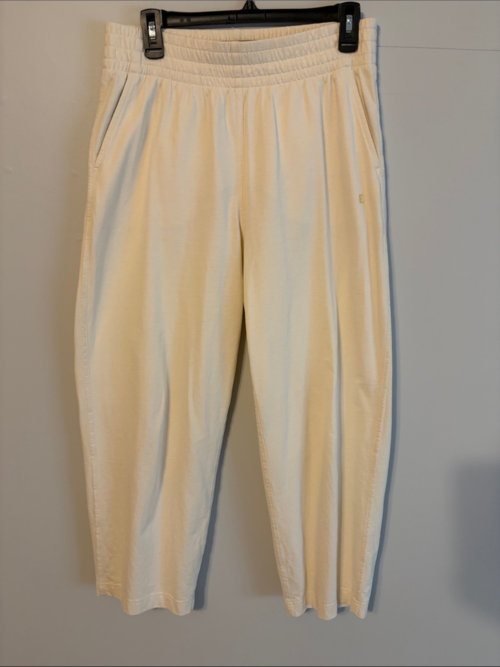 Everlane Cream Elastic-Waist Women's Trousers with pockets. Med. Organic cotton